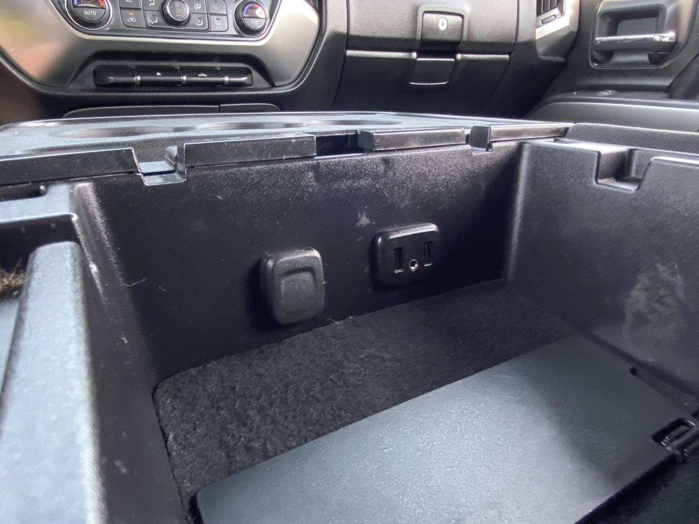 2018 GRAY Chevrolet Silverado 1500 LT Crew Cab 2WD (3GCPCREC8JG) with an 5.3L V8 OHV 16V engine, 6A transmission, located at 8640 E R L Thornton Fwy, Dallas, TX, 75228, (469) 297-4144, 32.794128, -96.693008 - Photo#29