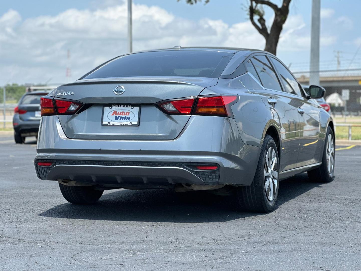 2020 GRAY Nissan Altima 2.5 S (1N4BL4BV6LC) with an 2.5L L4 DOHC 16V engine, CVT transmission, located at 8640 E R L Thornton Fwy, Dallas, TX, 75228, (469) 297-4144, 32.794128, -96.693008 - Photo#6