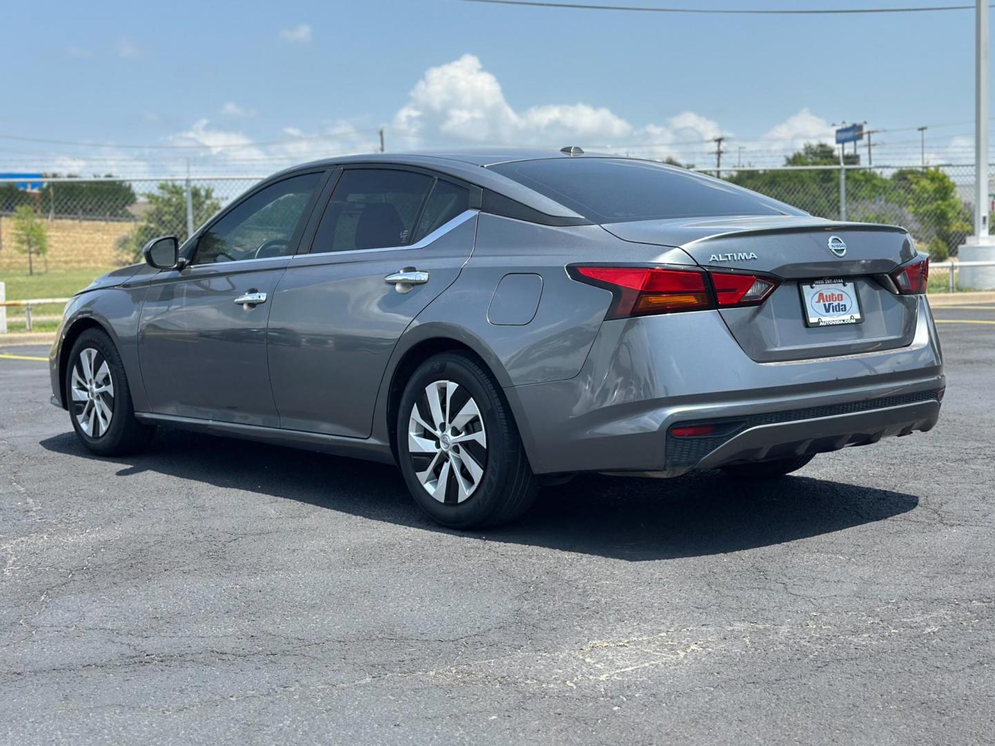 2020 GRAY Nissan Altima 2.5 S (1N4BL4BV6LC) with an 2.5L L4 DOHC 16V engine, CVT transmission, located at 8640 E R L Thornton Fwy, Dallas, TX, 75228, (469) 297-4144, 32.794128, -96.693008 - Photo#7