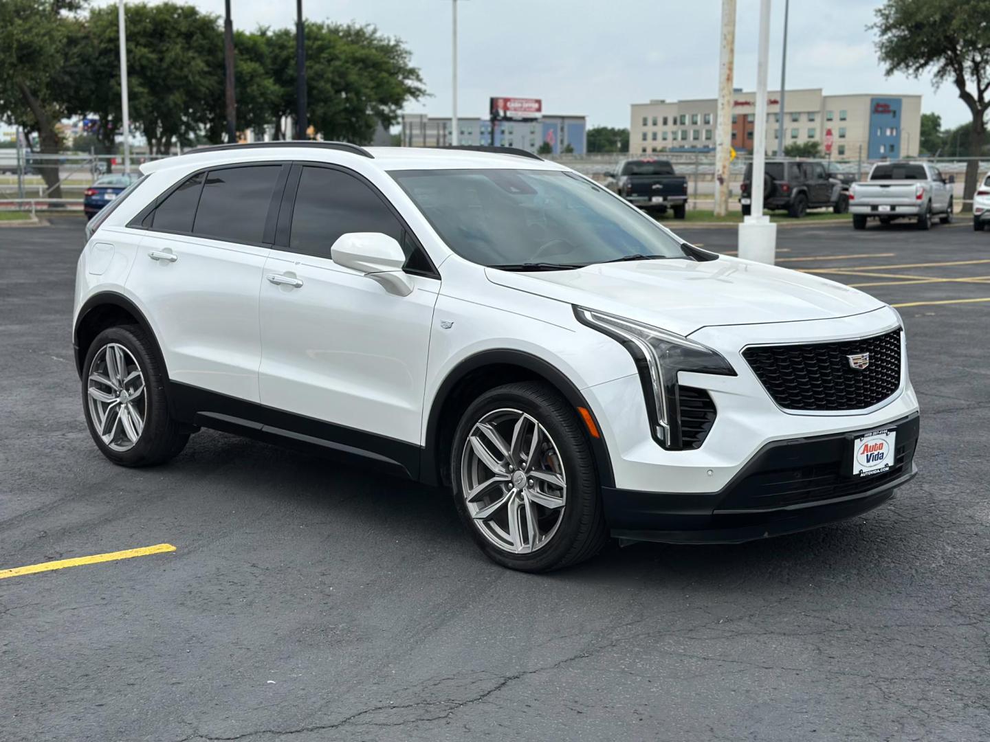 2020 WHITE Cadillac XT4 Sport (1GYFZER40LF) with an 2.0L L4 DOHC 16V engine, 9A transmission, located at 8640 E R L Thornton Fwy, Dallas, TX, 75228, (469) 297-4144, 32.794128, -96.693008 - Photo#2