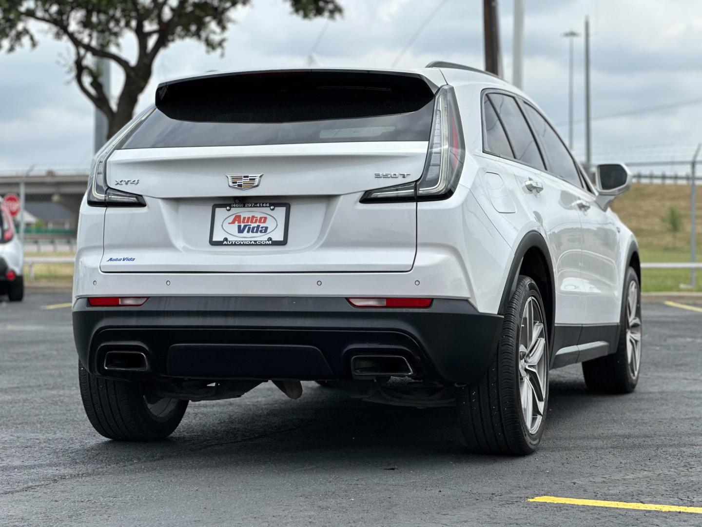2020 WHITE Cadillac XT4 Sport (1GYFZER40LF) with an 2.0L L4 DOHC 16V engine, 9A transmission, located at 8640 E R L Thornton Fwy, Dallas, TX, 75228, (469) 297-4144, 32.794128, -96.693008 - Photo#5