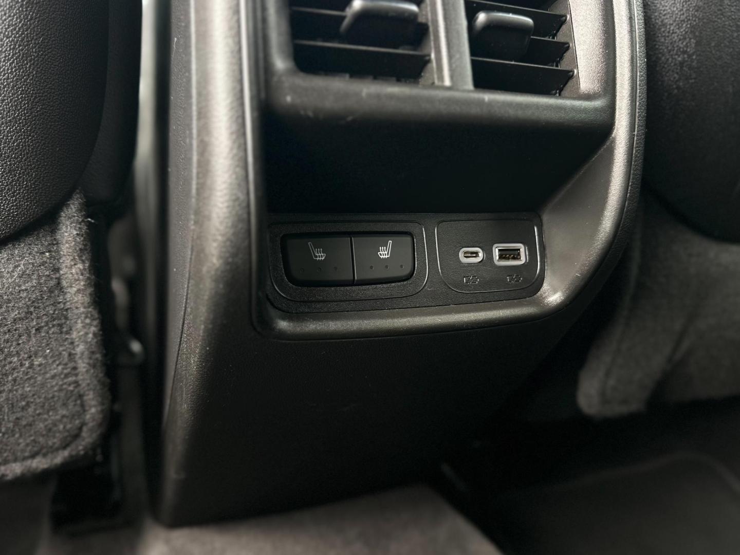 2020 WHITE Cadillac XT4 Sport (1GYFZER40LF) with an 2.0L L4 DOHC 16V engine, 9A transmission, located at 8640 E R L Thornton Fwy, Dallas, TX, 75228, (469) 297-4144, 32.794128, -96.693008 - Photo#17