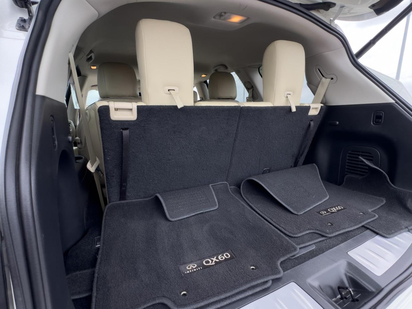2018 WHITE Infiniti QX60 Base AWD (5N1DL0MM2JC) with an 3.5L V6 DOHC 24V engine, CVT transmission, located at 8640 E R L Thornton Fwy, Dallas, TX, 75228, (469) 297-4144, 32.794128, -96.693008 - Photo#28