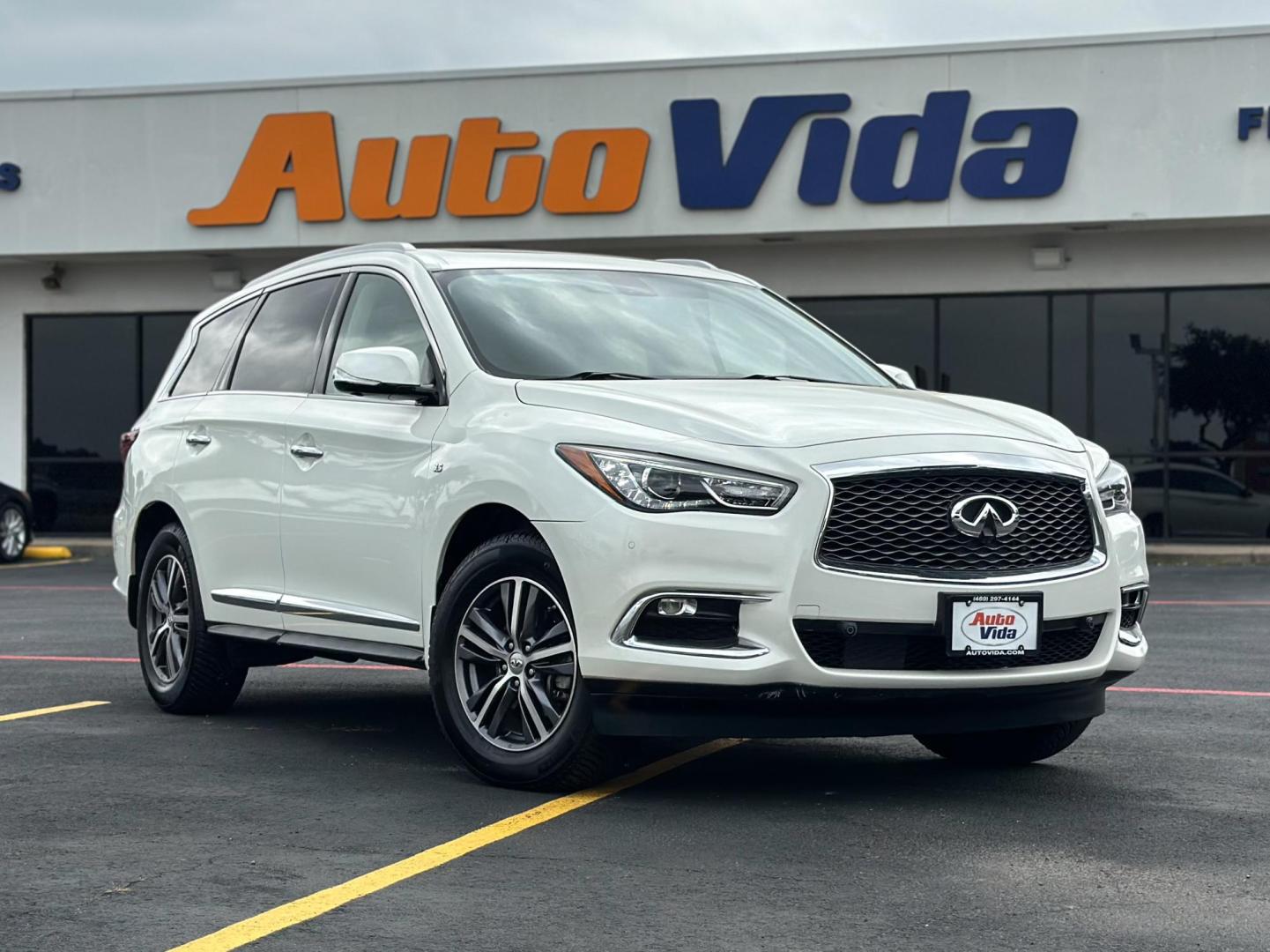 2018 WHITE Infiniti QX60 Base AWD (5N1DL0MM2JC) with an 3.5L V6 DOHC 24V engine, CVT transmission, located at 8640 E R L Thornton Fwy, Dallas, TX, 75228, (469) 297-4144, 32.794128, -96.693008 - Photo#0
