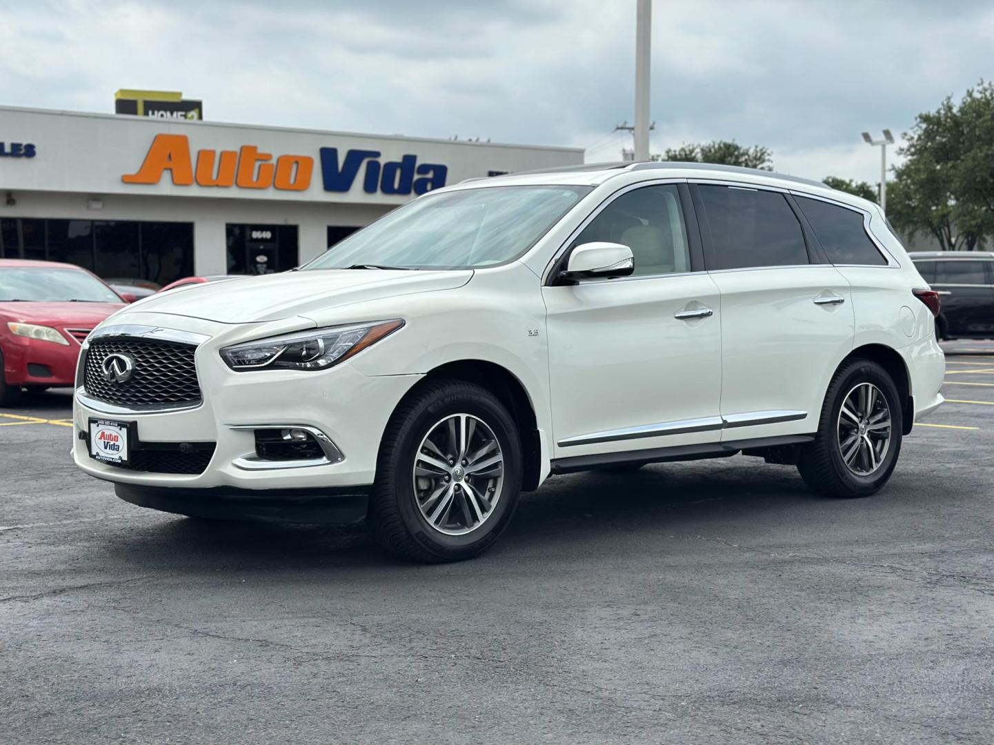 2018 WHITE Infiniti QX60 Base AWD (5N1DL0MM2JC) with an 3.5L V6 DOHC 24V engine, CVT transmission, located at 8640 E R L Thornton Fwy, Dallas, TX, 75228, (469) 297-4144, 32.794128, -96.693008 - Photo#6