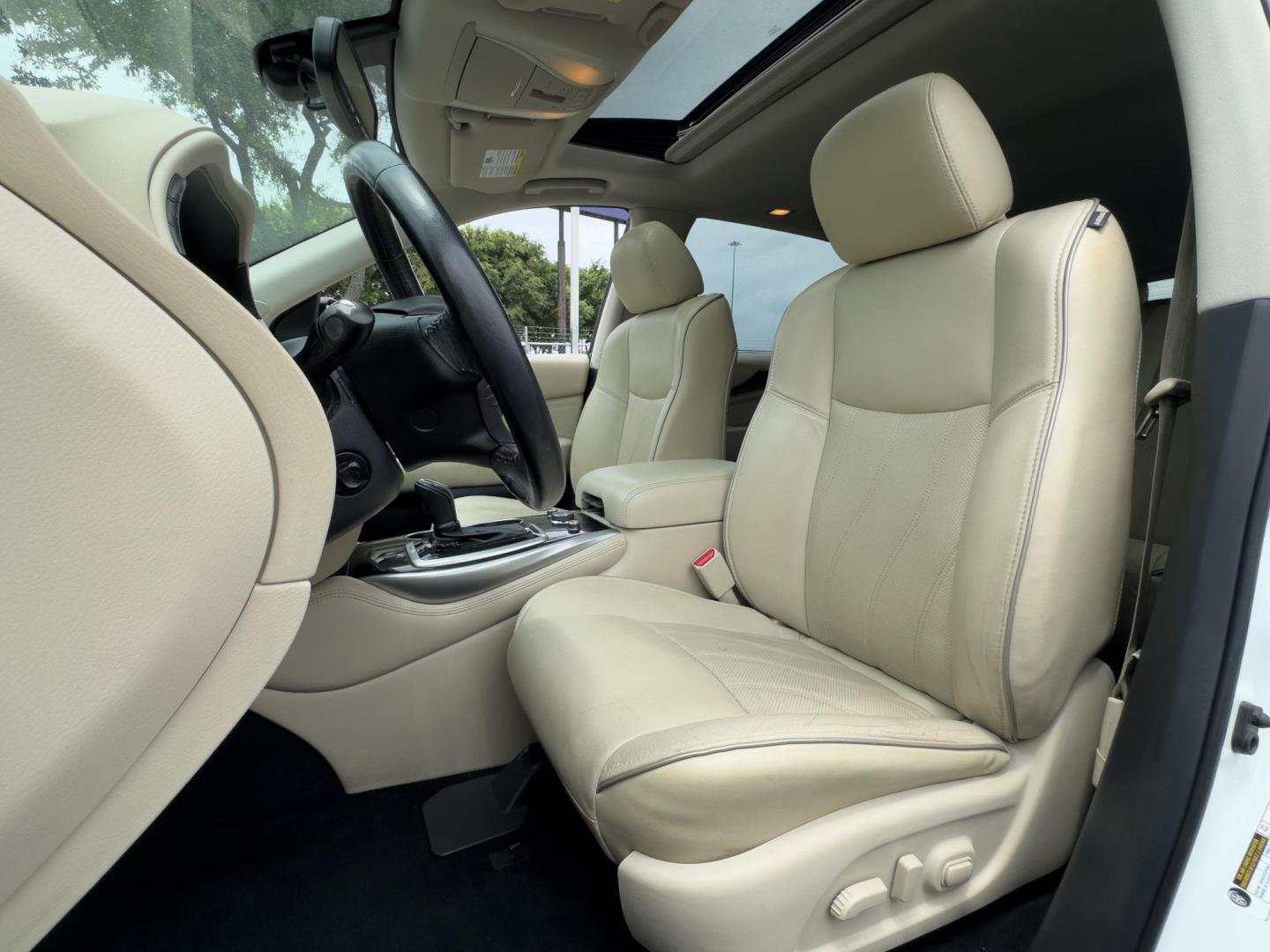 2018 WHITE Infiniti QX60 Base AWD (5N1DL0MM2JC) with an 3.5L V6 DOHC 24V engine, CVT transmission, located at 8640 E R L Thornton Fwy, Dallas, TX, 75228, (469) 297-4144, 32.794128, -96.693008 - Photo#12
