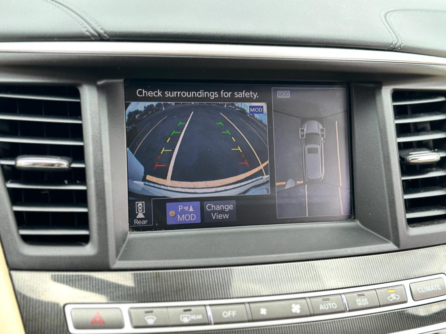 2018 WHITE Infiniti QX60 Base AWD (5N1DL0MM2JC) with an 3.5L V6 DOHC 24V engine, CVT transmission, located at 8640 E R L Thornton Fwy, Dallas, TX, 75228, (469) 297-4144, 32.794128, -96.693008 - Photo#25