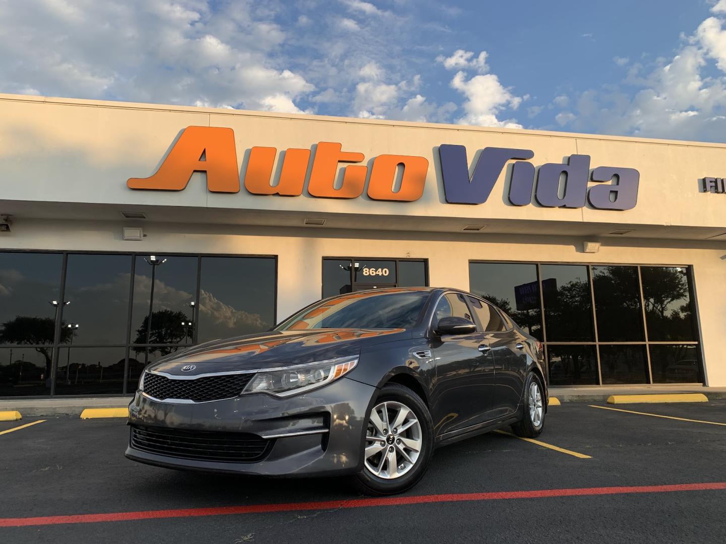2018 GRAY Kia Optima LX (KNAGT4L31J5) with an 2.4L L4 DOHC 16V engine, 6A transmission, located at 8640 E R L Thornton Fwy, Dallas, TX, 75228, (469) 297-4144, 32.794128, -96.693008 - Photo#0