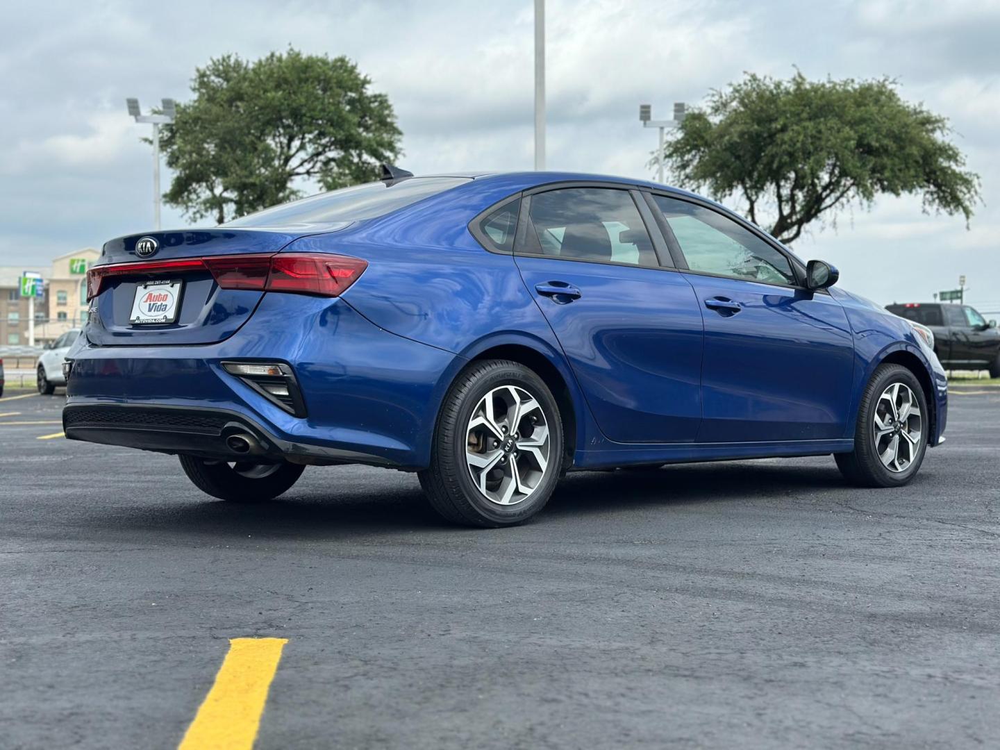 2019 BLUE Kia Forte LX 6A (3KPF24AD7KE) with an 2.0L L4 DOHC 16V engine, 6A transmission, located at 8640 E R L Thornton Fwy, Dallas, TX, 75228, (469) 297-4144, 32.794128, -96.693008 - Photo#3