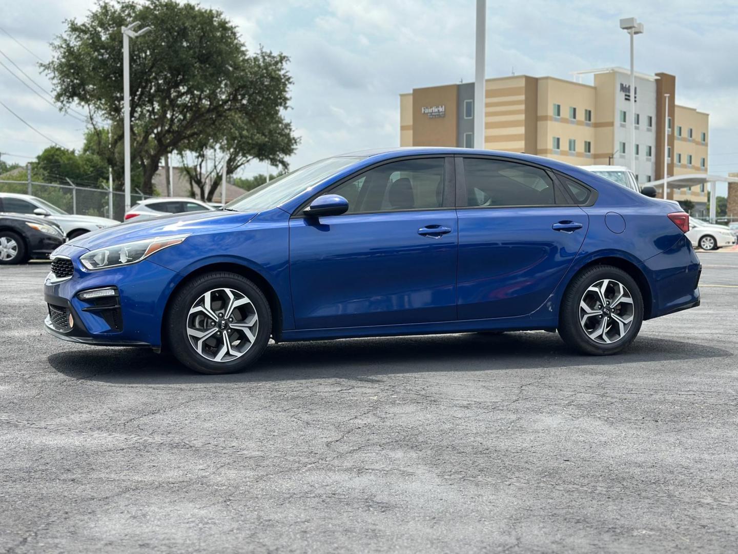 2019 BLUE Kia Forte LX 6A (3KPF24AD7KE) with an 2.0L L4 DOHC 16V engine, 6A transmission, located at 8640 E R L Thornton Fwy, Dallas, TX, 75228, (469) 297-4144, 32.794128, -96.693008 - Photo#6
