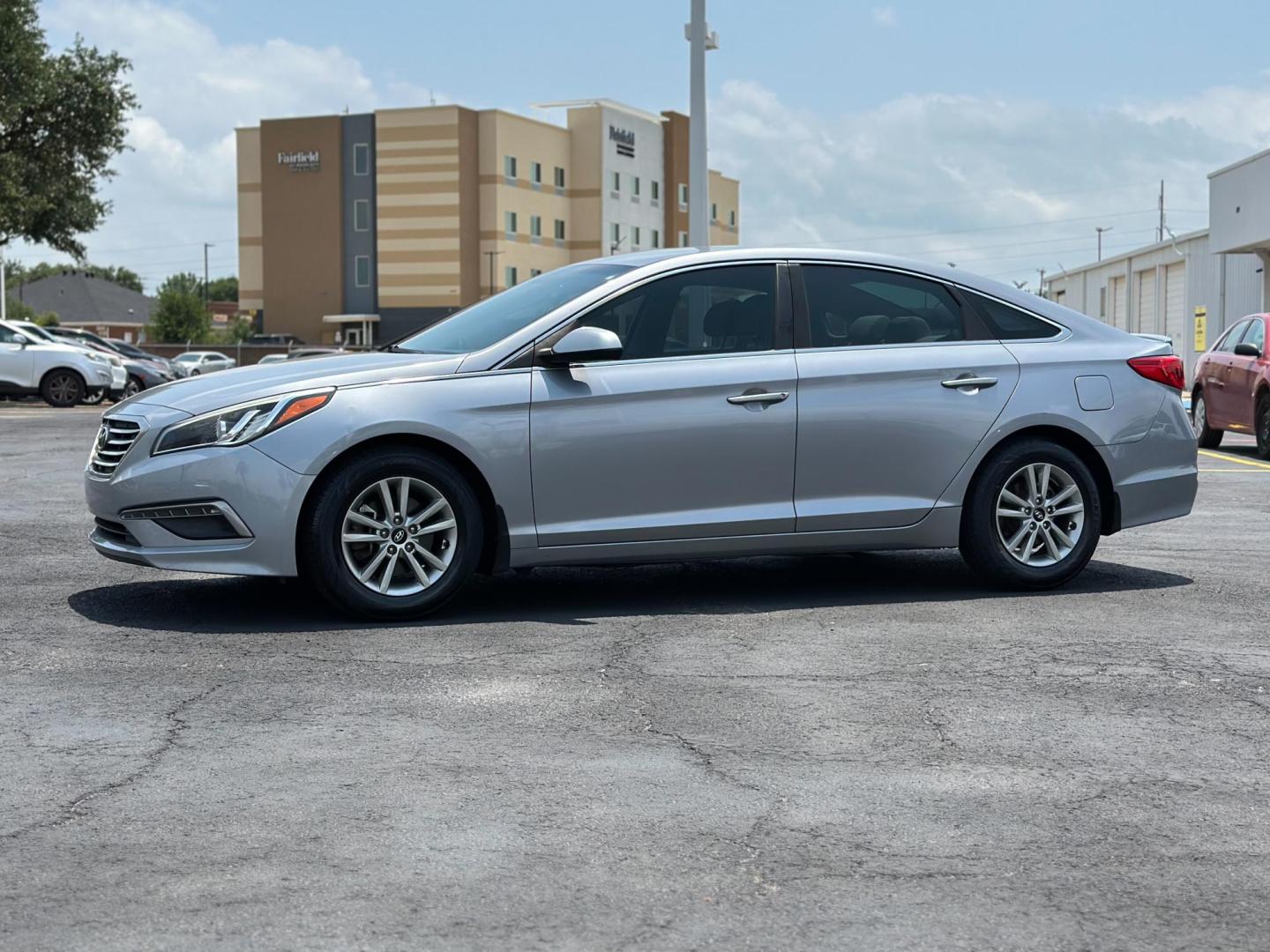 2015 GRAY Hyundai Sonata ECO (5NPE24AF2FH) with an 1.6L L4 DOHC 16V engine, 7-Speed Automatic transmission, located at 8640 E R L Thornton Fwy, Dallas, TX, 75228, (469) 297-4144, 32.794128, -96.693008 - Photo#6