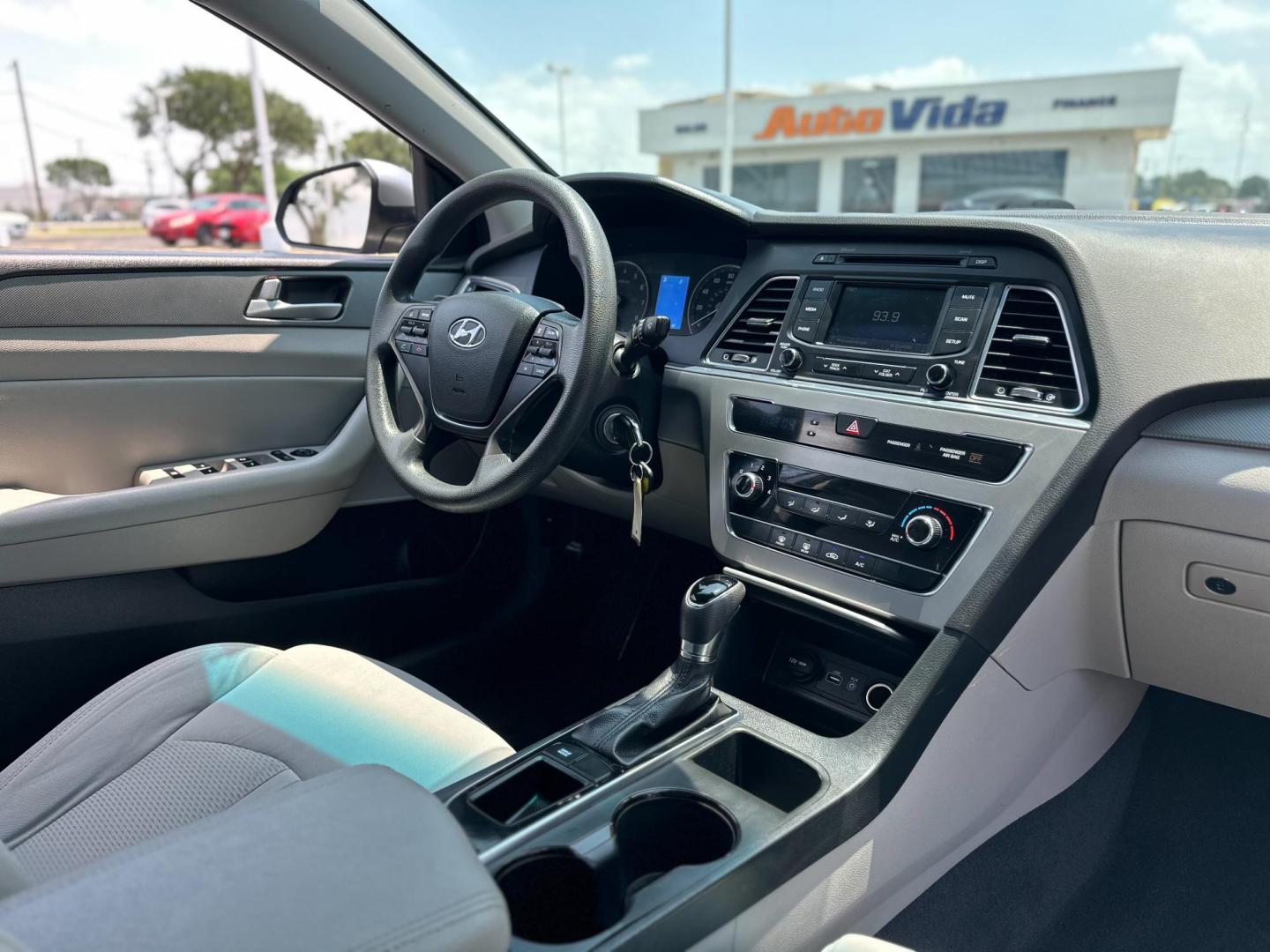 2015 GRAY Hyundai Sonata ECO (5NPE24AF2FH) with an 1.6L L4 DOHC 16V engine, 7-Speed Automatic transmission, located at 8640 E R L Thornton Fwy, Dallas, TX, 75228, (469) 297-4144, 32.794128, -96.693008 - Photo#14