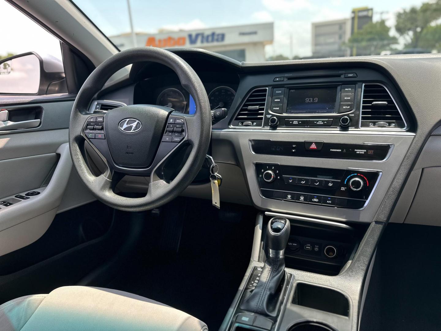 2015 GRAY Hyundai Sonata ECO (5NPE24AF2FH) with an 1.6L L4 DOHC 16V engine, 7-Speed Automatic transmission, located at 8640 E R L Thornton Fwy, Dallas, TX, 75228, (469) 297-4144, 32.794128, -96.693008 - Photo#15