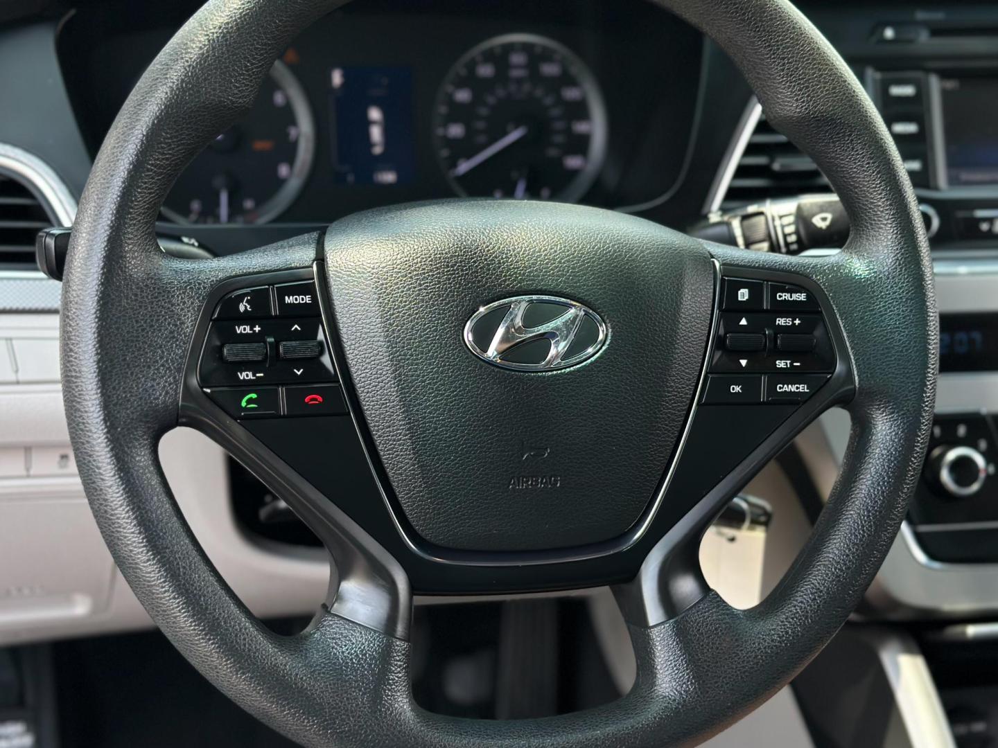 2015 GRAY Hyundai Sonata ECO (5NPE24AF2FH) with an 1.6L L4 DOHC 16V engine, 7-Speed Automatic transmission, located at 8640 E R L Thornton Fwy, Dallas, TX, 75228, (469) 297-4144, 32.794128, -96.693008 - Photo#18