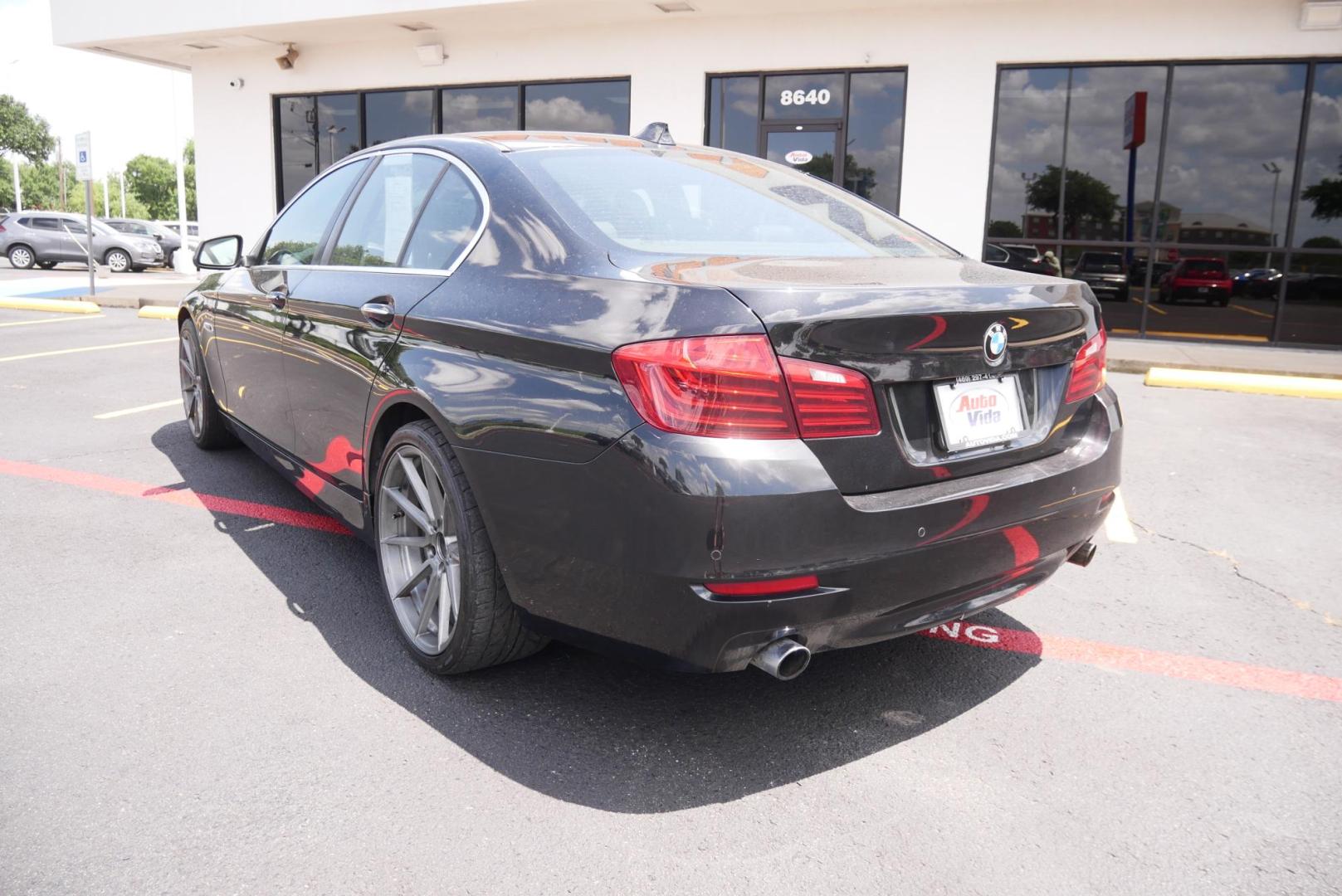 2015 BLACK BMW 5-Series 535i (WBA5B1C5XFG) with an 3.0L L6 DOHC 24V engine, 8-Speed Automatic transmission, located at 8640 E R L Thornton Fwy, Dallas, TX, 75228, (469) 297-4144, 32.794128, -96.693008 - Photo#4