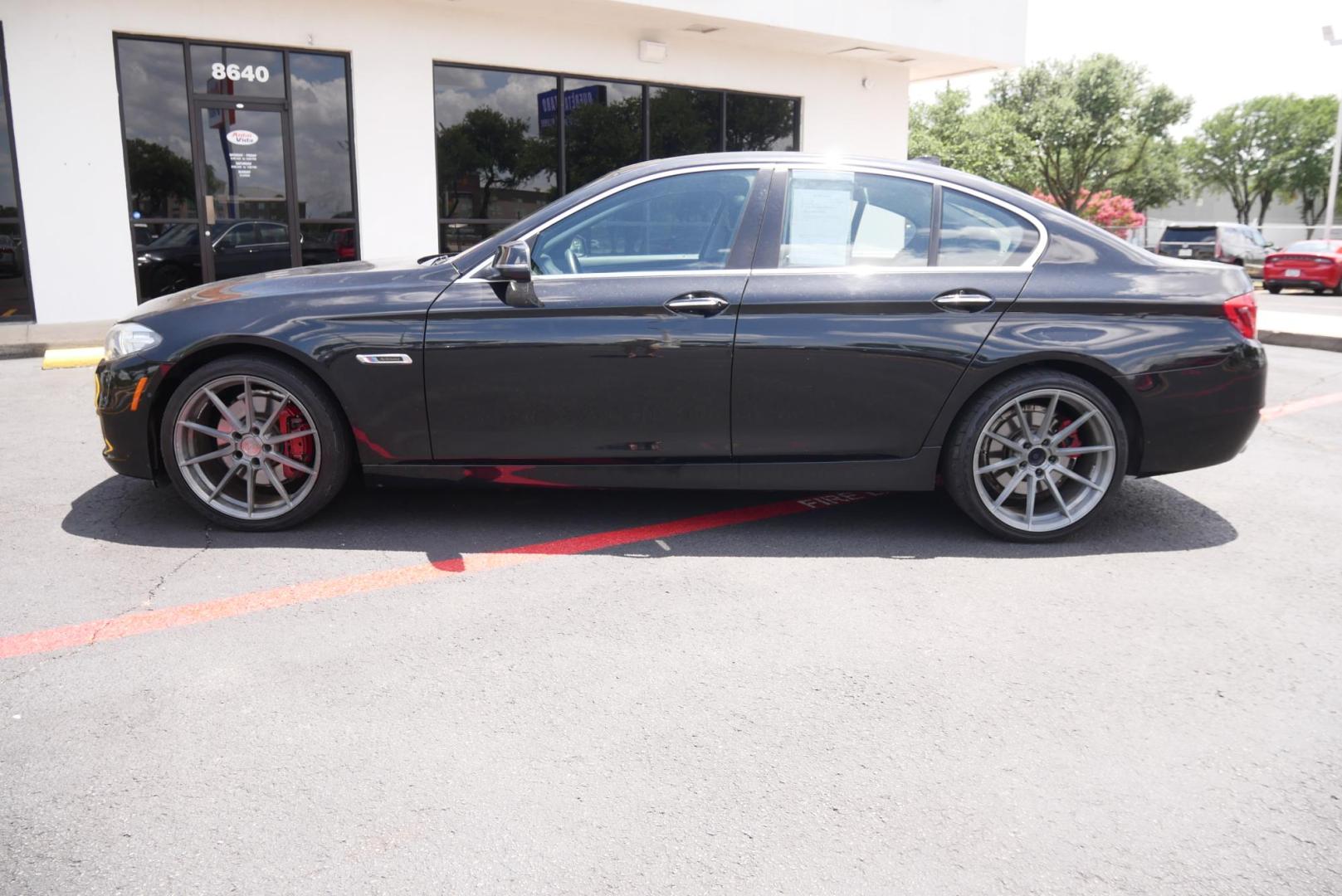 2015 BLACK BMW 5-Series 535i (WBA5B1C5XFG) with an 3.0L L6 DOHC 24V engine, 8-Speed Automatic transmission, located at 8640 E R L Thornton Fwy, Dallas, TX, 75228, (469) 297-4144, 32.794128, -96.693008 - Photo#5