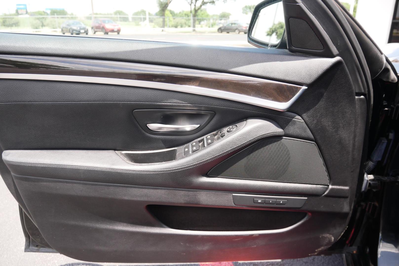 2015 BLACK BMW 5-Series 535i (WBA5B1C5XFG) with an 3.0L L6 DOHC 24V engine, 8-Speed Automatic transmission, located at 8640 E R L Thornton Fwy, Dallas, TX, 75228, (469) 297-4144, 32.794128, -96.693008 - Photo#10