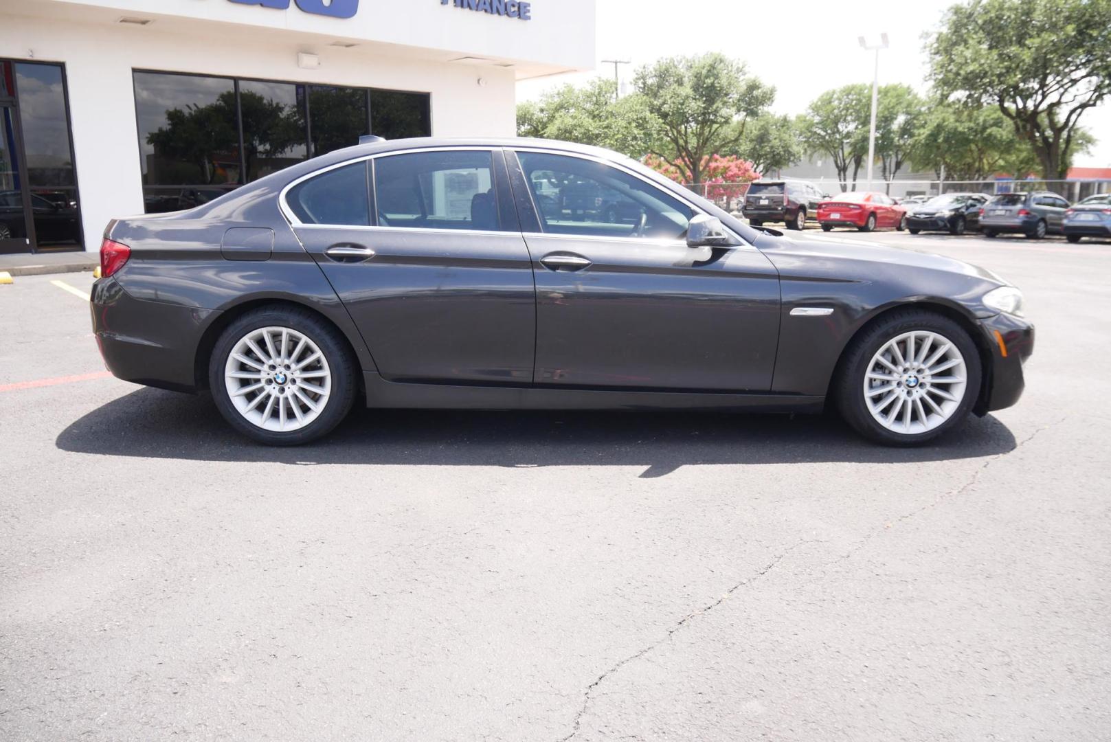 2012 BLACK BMW 5-Series 535i (WBAFR7C51CC) with an 3.0L L6 DOHC 24V engine, located at 8640 E R L Thornton Fwy, Dallas, TX, 75228, (469) 297-4144, 32.794128, -96.693008 - Photo#2