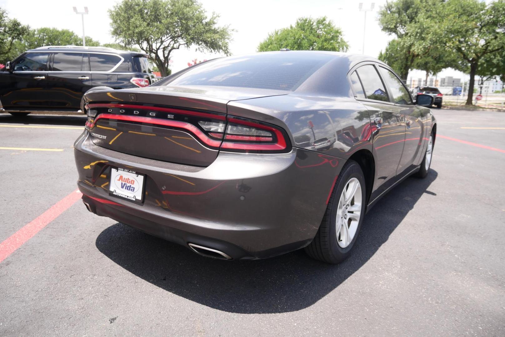 2020 GRAY Dodge Charger SXT (2C3CDXBG0LH) with an 3.6L V6 DOHC 24V engine, 8A transmission, located at 8640 E R L Thornton Fwy, Dallas, TX, 75228, (469) 297-4144, 32.794128, -96.693008 - Photo#2