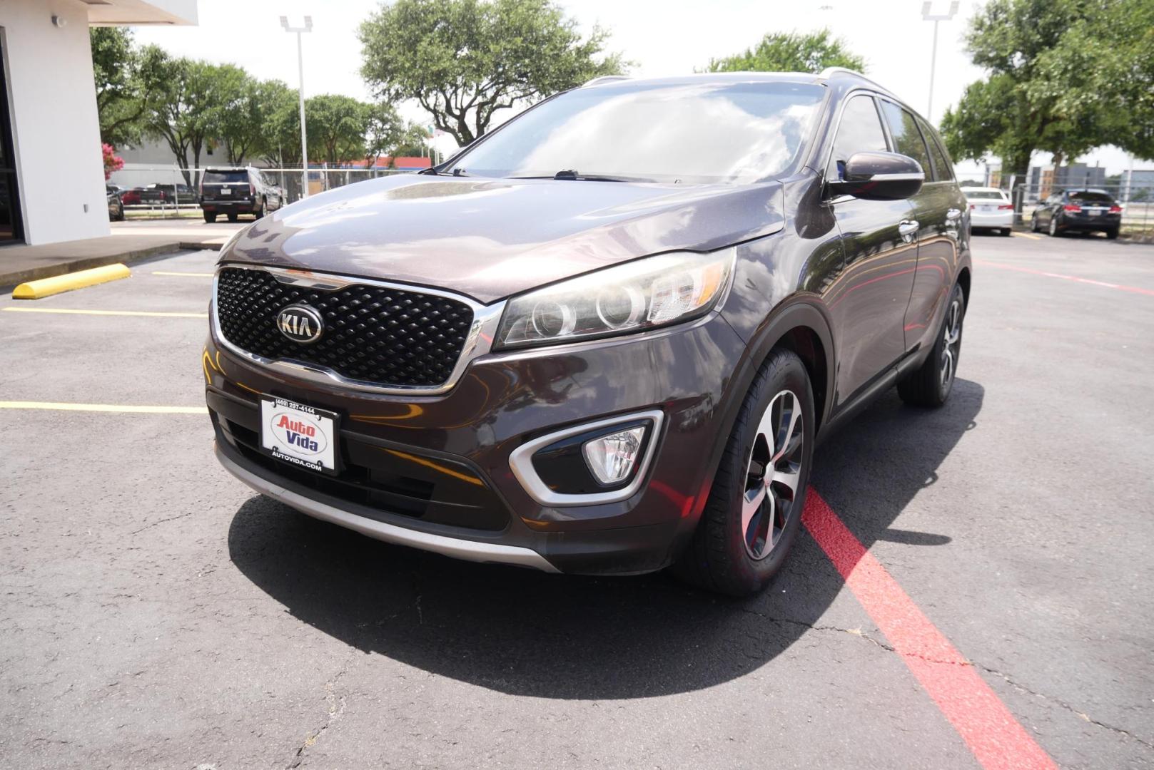 2017 BROWN Kia Sorento EX 2WD (5XYPH4A12HG) with an 2.4L L4 DOHC 16V engine, 6A transmission, located at 8640 E R L Thornton Fwy, Dallas, TX, 75228, (469) 297-4144, 32.794128, -96.693008 - Photo#6