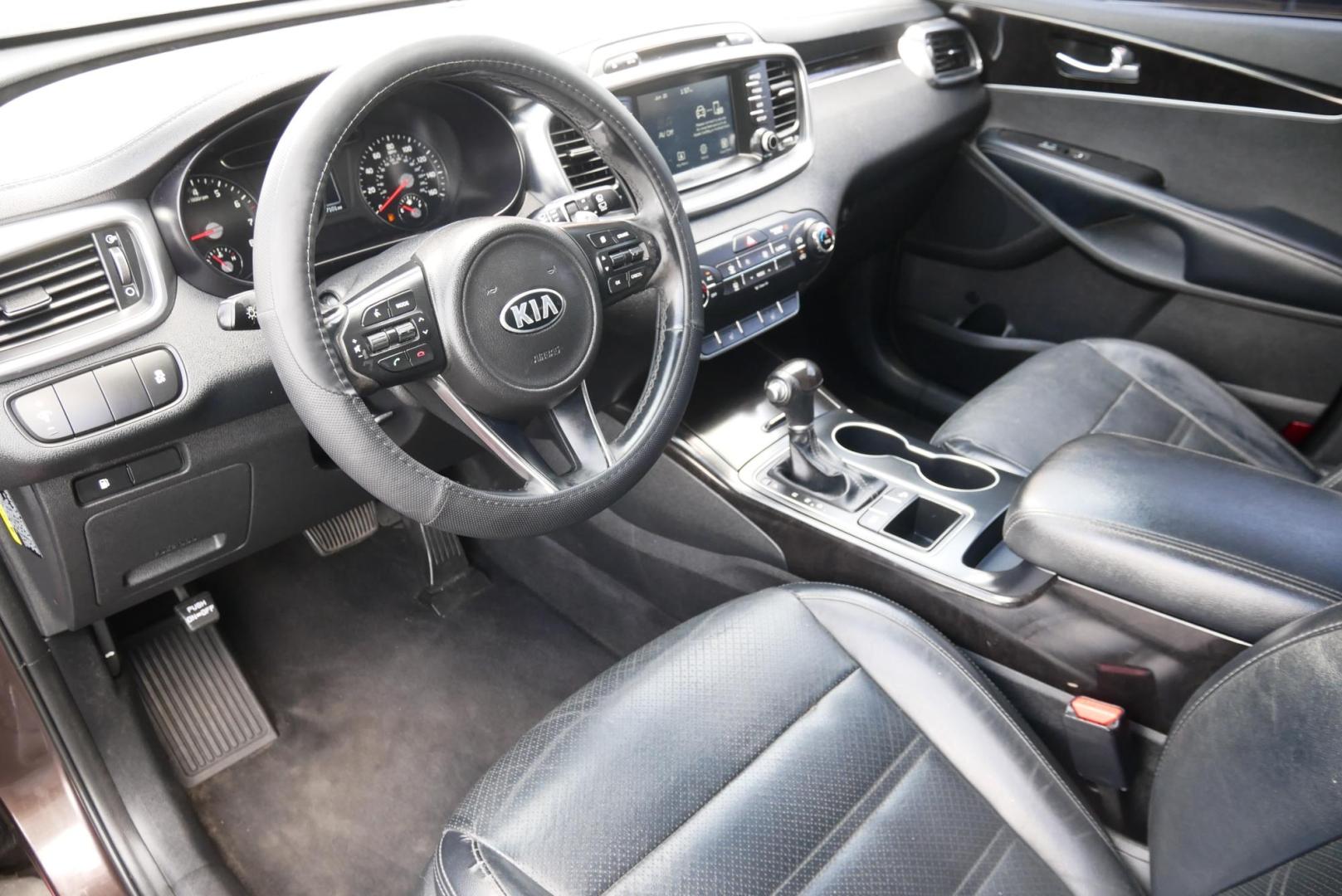 2017 BROWN Kia Sorento EX 2WD (5XYPH4A12HG) with an 2.4L L4 DOHC 16V engine, 6A transmission, located at 8640 E R L Thornton Fwy, Dallas, TX, 75228, (469) 297-4144, 32.794128, -96.693008 - Photo#8
