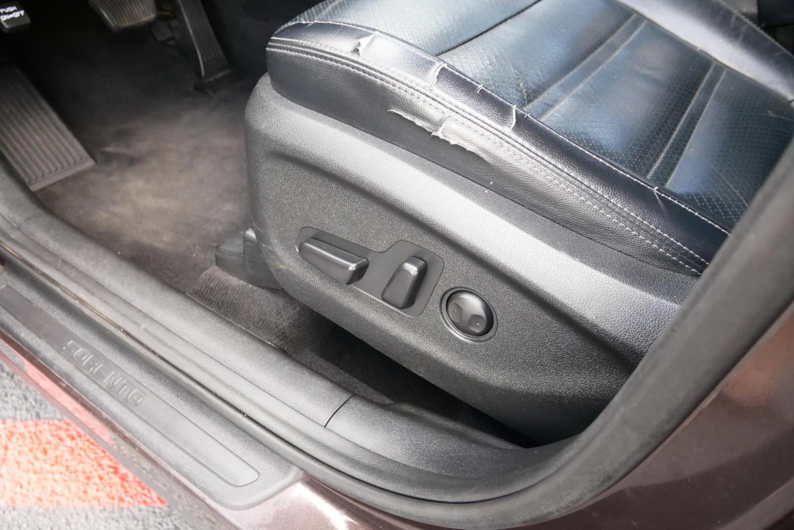 2017 BROWN Kia Sorento EX 2WD (5XYPH4A12HG) with an 2.4L L4 DOHC 16V engine, 6A transmission, located at 8640 E R L Thornton Fwy, Dallas, TX, 75228, (469) 297-4144, 32.794128, -96.693008 - Photo#12