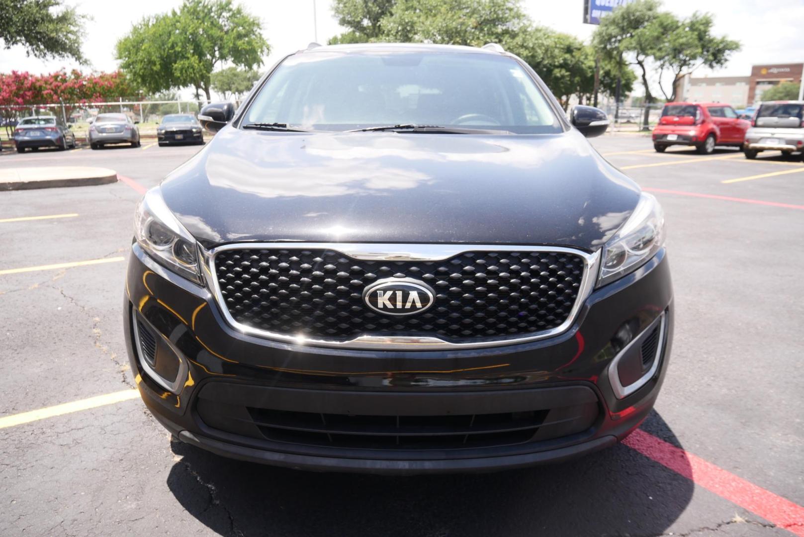 2019 BROWN Kia Sorento LX 2WD (5XYPG4A36KG) with an 2.4L L4 DOHC 16V engine, 6A transmission, located at 8640 E R L Thornton Fwy, Dallas, TX, 75228, (469) 297-4144, 32.794128, -96.693008 - Photo#7