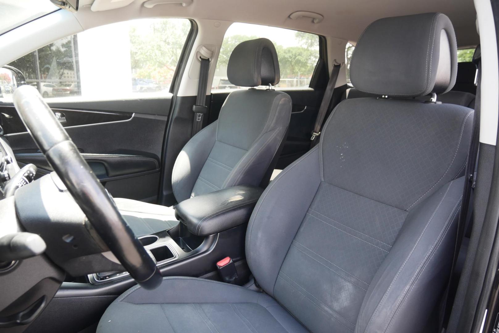 2019 BROWN Kia Sorento LX 2WD (5XYPG4A36KG) with an 2.4L L4 DOHC 16V engine, 6A transmission, located at 8640 E R L Thornton Fwy, Dallas, TX, 75228, (469) 297-4144, 32.794128, -96.693008 - Photo#9