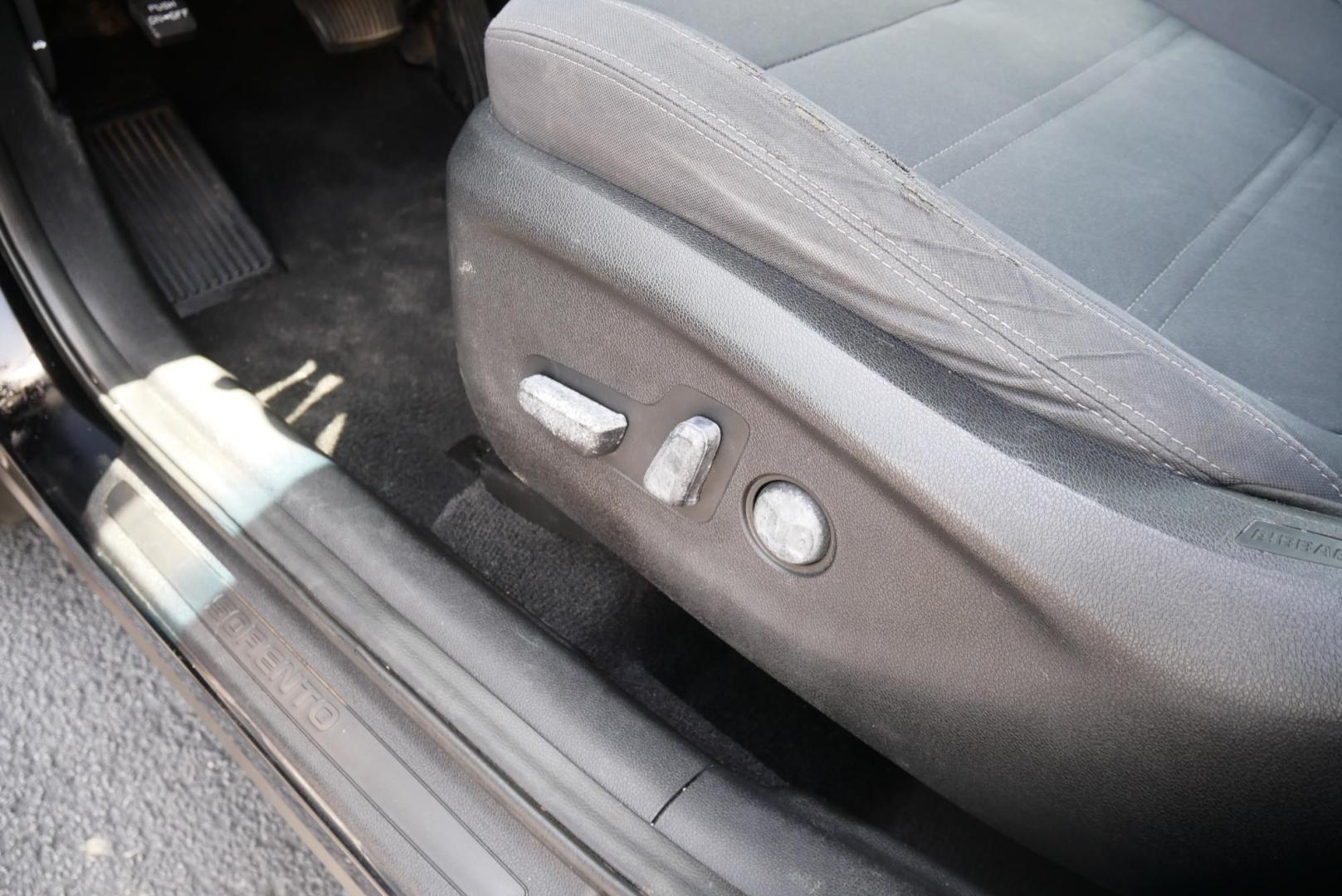 2019 BROWN Kia Sorento LX 2WD (5XYPG4A36KG) with an 2.4L L4 DOHC 16V engine, 6A transmission, located at 8640 E R L Thornton Fwy, Dallas, TX, 75228, (469) 297-4144, 32.794128, -96.693008 - Photo#12
