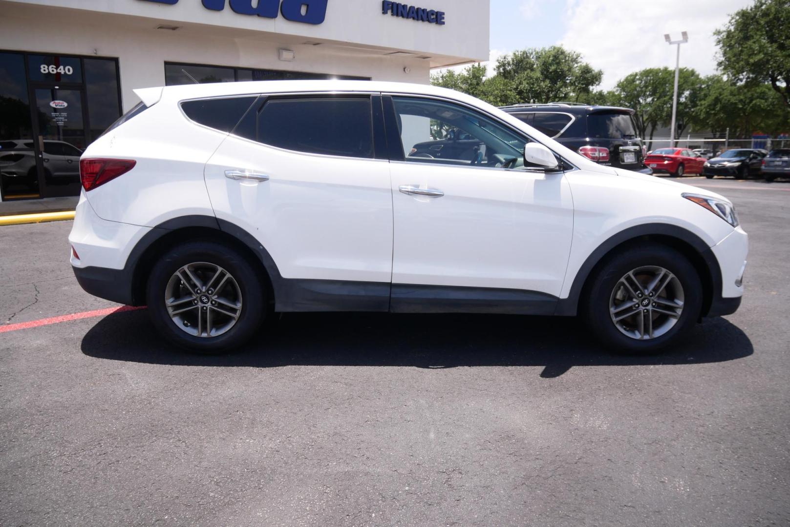 2018 WHITE Hyundai Santa Fe Sport 2.4 FWD (5NMZT3LB3JH) with an 2.4L L4 DOHC 16V engine, 6A transmission, located at 8640 E R L Thornton Fwy, Dallas, TX, 75228, (469) 297-4144, 32.794128, -96.693008 - Photo#1