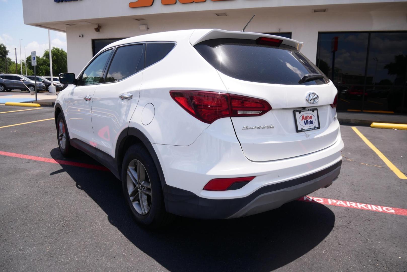 2018 WHITE Hyundai Santa Fe Sport 2.4 FWD (5NMZT3LB3JH) with an 2.4L L4 DOHC 16V engine, 6A transmission, located at 8640 E R L Thornton Fwy, Dallas, TX, 75228, (469) 297-4144, 32.794128, -96.693008 - Photo#4