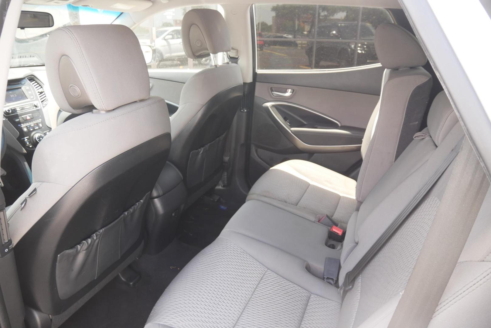 2018 WHITE Hyundai Santa Fe Sport 2.4 FWD (5NMZT3LB3JH) with an 2.4L L4 DOHC 16V engine, 6A transmission, located at 8640 E R L Thornton Fwy, Dallas, TX, 75228, (469) 297-4144, 32.794128, -96.693008 - Photo#12