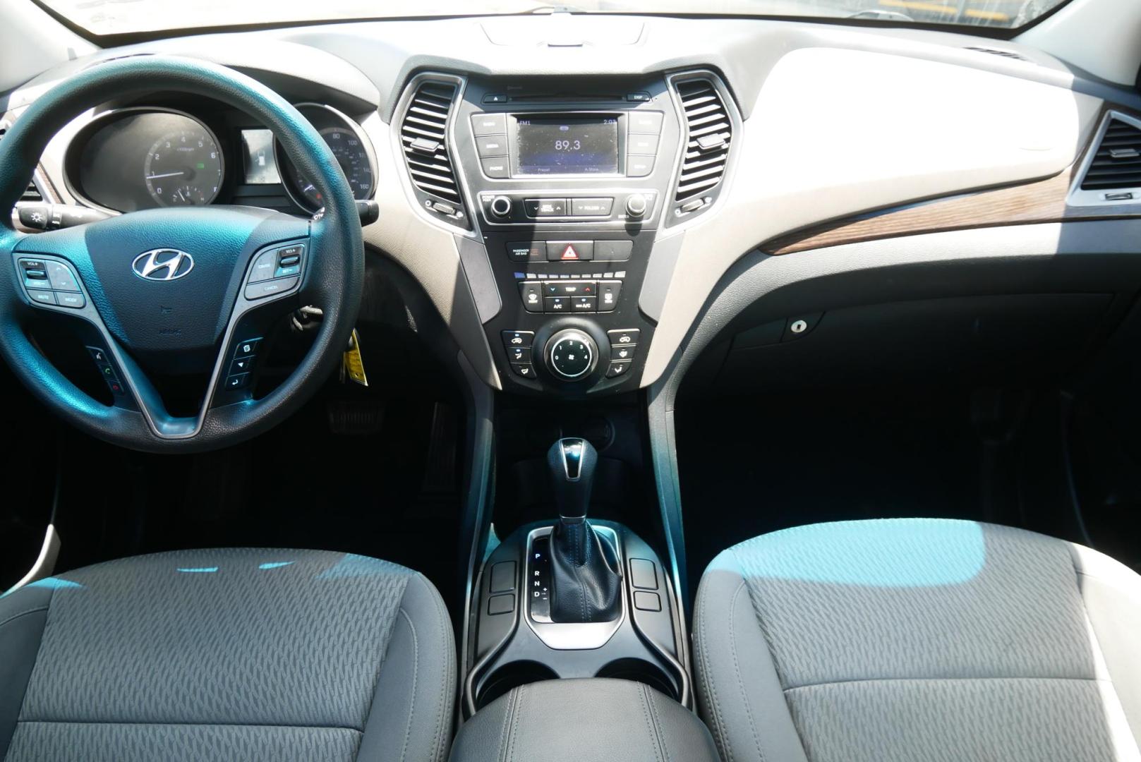 2018 WHITE Hyundai Santa Fe Sport 2.4 FWD (5NMZT3LB3JH) with an 2.4L L4 DOHC 16V engine, 6A transmission, located at 8640 E R L Thornton Fwy, Dallas, TX, 75228, (469) 297-4144, 32.794128, -96.693008 - Photo#17