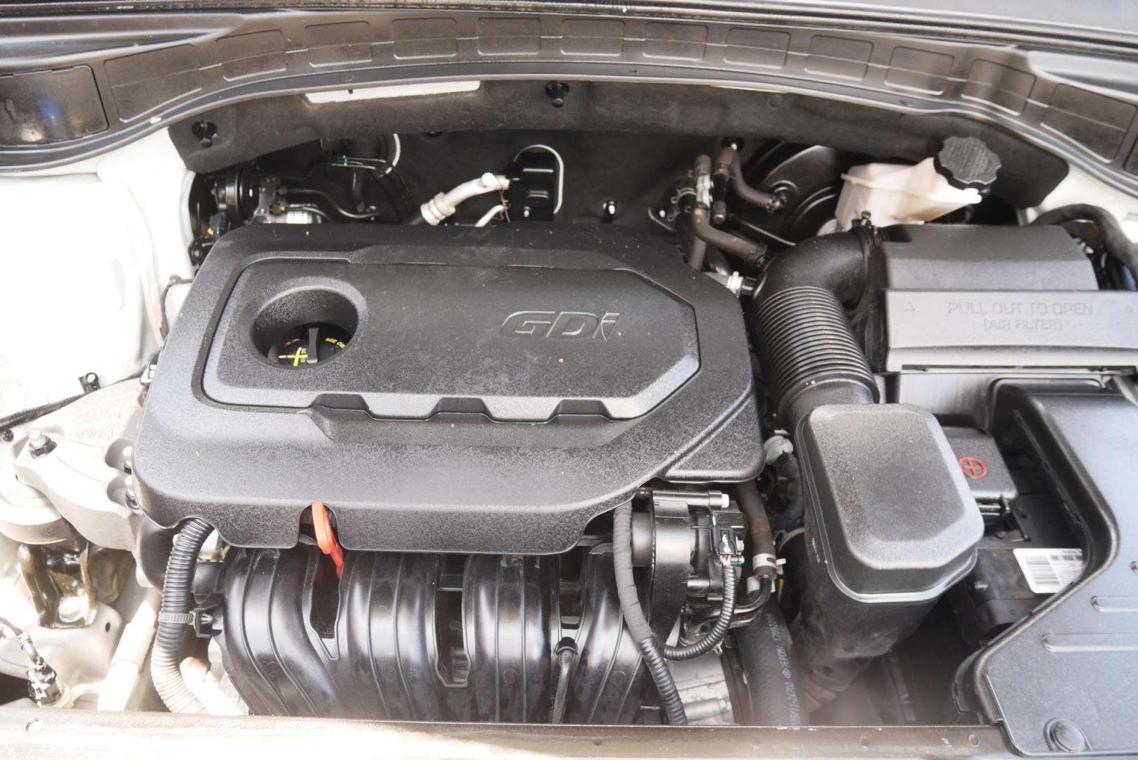 2018 WHITE Hyundai Santa Fe Sport 2.4 FWD (5NMZT3LB3JH) with an 2.4L L4 DOHC 16V engine, 6A transmission, located at 8640 E R L Thornton Fwy, Dallas, TX, 75228, (469) 297-4144, 32.794128, -96.693008 - Photo#19