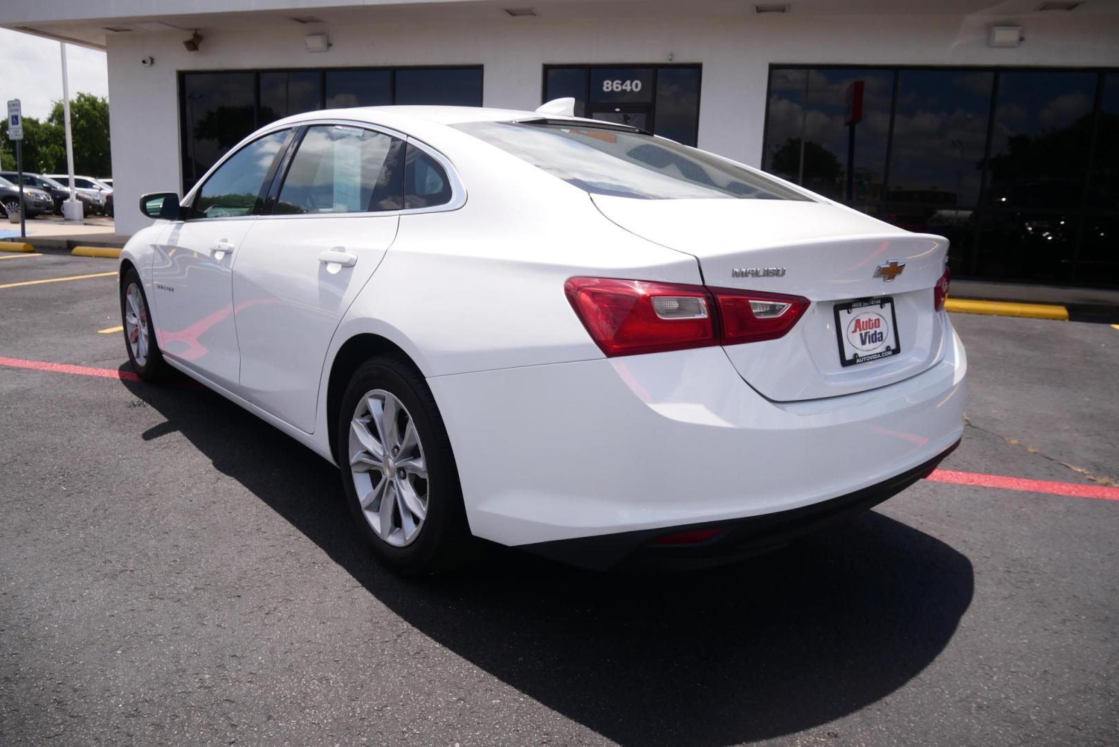 2023 WHITE Chevrolet Malibu 1LT (1G1ZD5ST5PF) with an 1.5L L4 DOHC 16V engine, 6A transmission, located at 8640 E R L Thornton Fwy, Dallas, TX, 75228, (469) 297-4144, 32.794128, -96.693008 - Photo#4