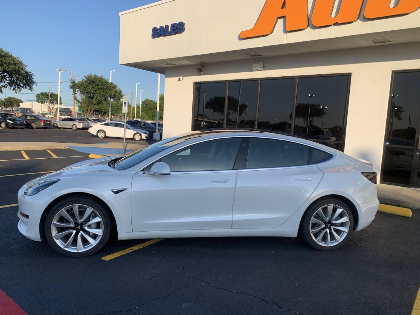 2019 WHITE Tesla Model 3 Base (5YJ3E1EA4KF) with an ELECTRIC engine, 1A transmission, located at 8640 E R L Thornton Fwy, Dallas, TX, 75228, (469) 297-4144, 32.794128, -96.693008 - Photo#1