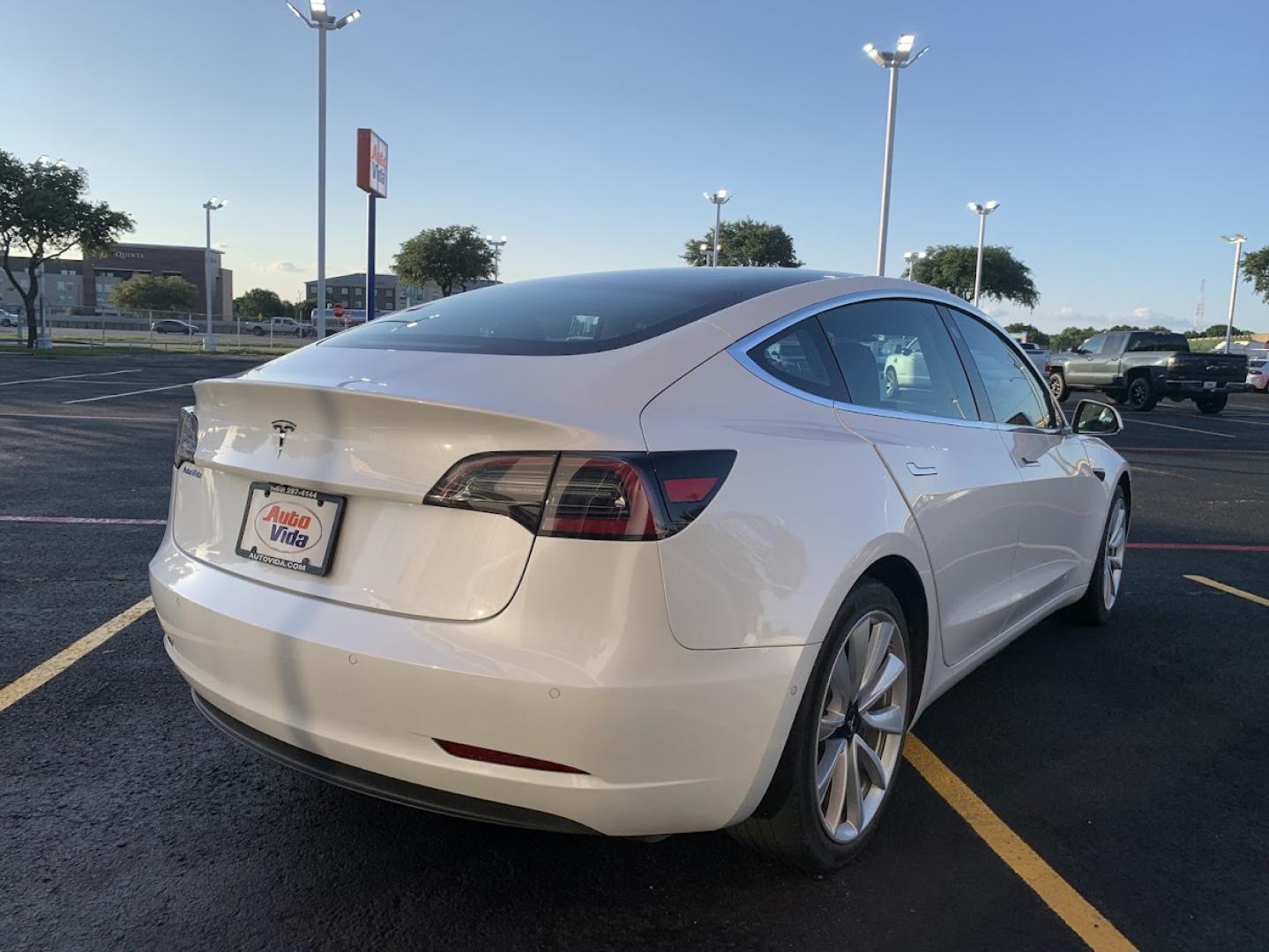 2019 WHITE Tesla Model 3 Base (5YJ3E1EA4KF) with an ELECTRIC engine, 1A transmission, located at 8640 E R L Thornton Fwy, Dallas, TX, 75228, (469) 297-4144, 32.794128, -96.693008 - Photo#5