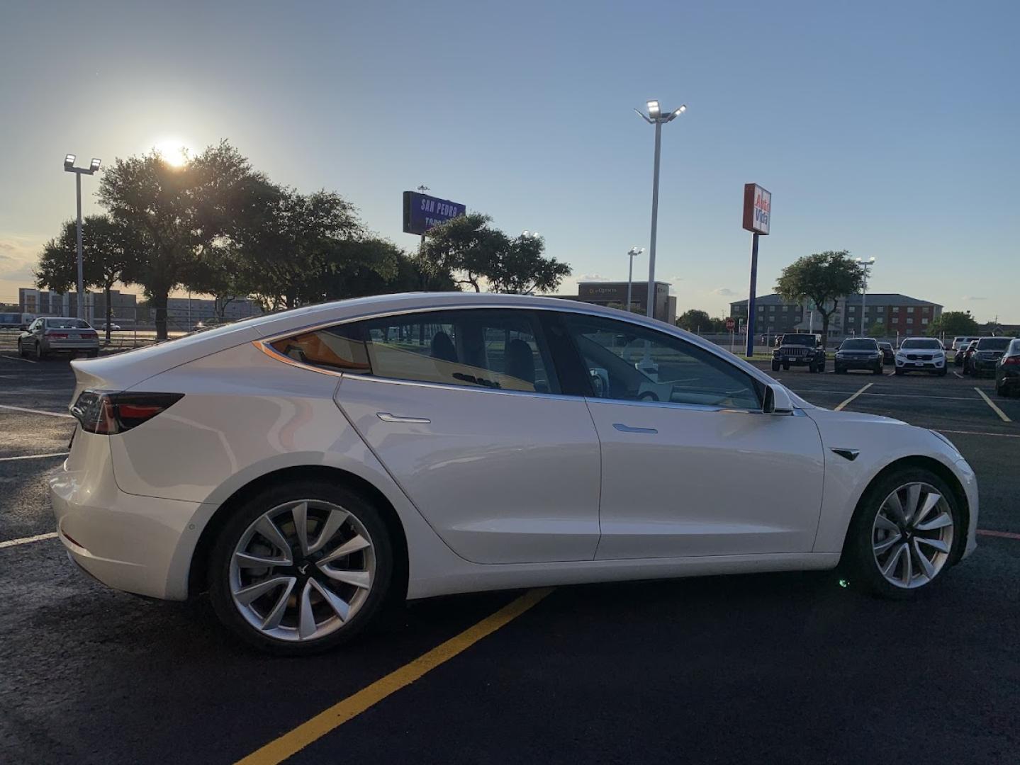 2019 WHITE Tesla Model 3 Base (5YJ3E1EA4KF) with an ELECTRIC engine, 1A transmission, located at 8640 E R L Thornton Fwy, Dallas, TX, 75228, (469) 297-4144, 32.794128, -96.693008 - Photo#6