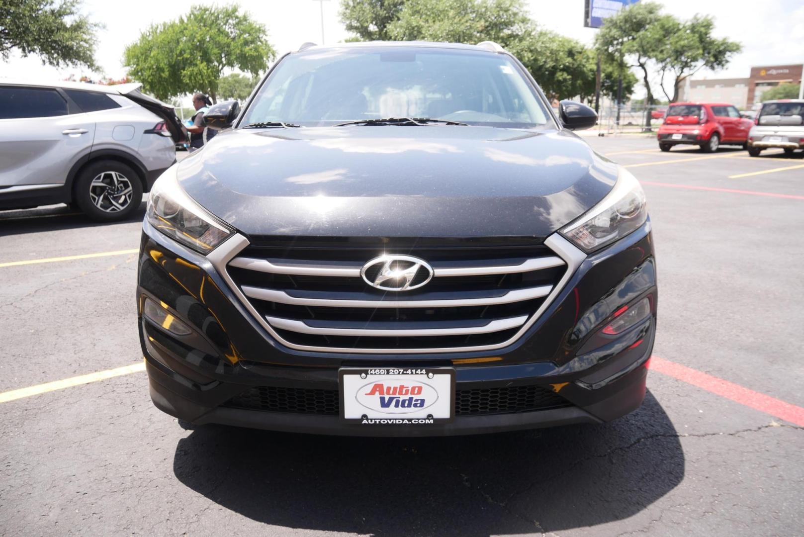 2017 BLACK Hyundai Tucson SE w/Preferred Package AWD (KM8J3CA4XHU) with an 2.0L L4 DOHC 16V engine, 6A transmission, located at 8640 E R L Thornton Fwy, Dallas, TX, 75228, (469) 297-4144, 32.794128, -96.693008 - Photo#7
