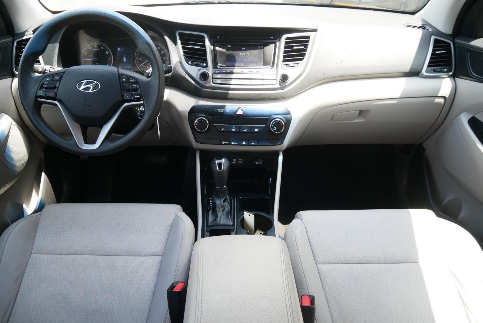2017 BLACK Hyundai Tucson SE w/Preferred Package AWD (KM8J3CA4XHU) with an 2.0L L4 DOHC 16V engine, 6A transmission, located at 8640 E R L Thornton Fwy, Dallas, TX, 75228, (469) 297-4144, 32.794128, -96.693008 - Photo#18