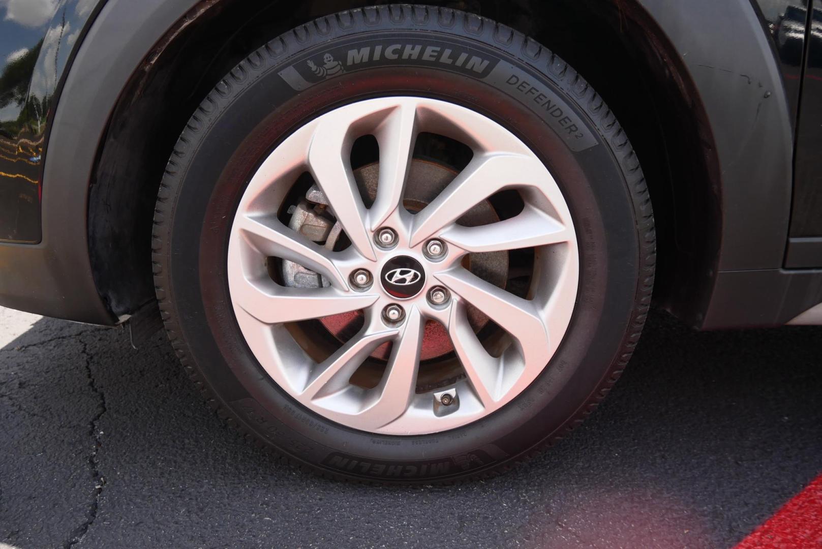 2017 BLACK Hyundai Tucson SE w/Preferred Package AWD (KM8J3CA4XHU) with an 2.0L L4 DOHC 16V engine, 6A transmission, located at 8640 E R L Thornton Fwy, Dallas, TX, 75228, (469) 297-4144, 32.794128, -96.693008 - Photo#21