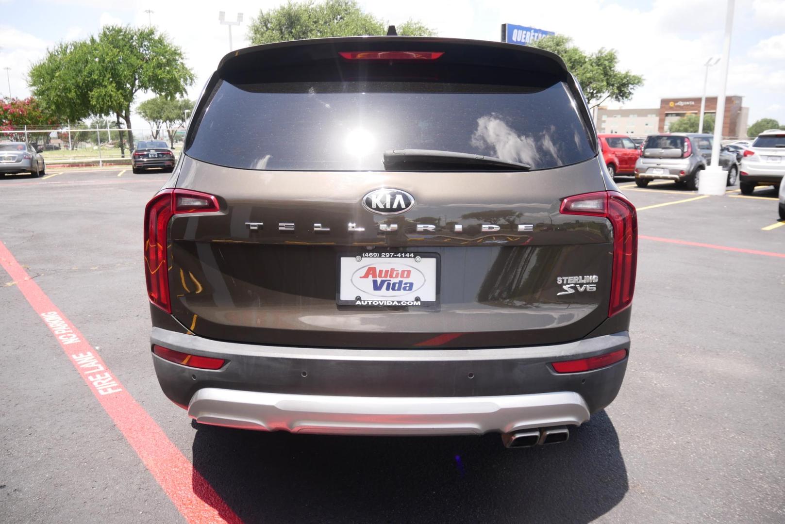 2020 GREEN Kia Telluride S (5XYP64HC1LG) with an 3.8L V6 DOHC 24V engine, 8A transmission, located at 8640 E R L Thornton Fwy, Dallas, TX, 75228, (469) 297-4144, 32.794128, -96.693008 - Photo#3