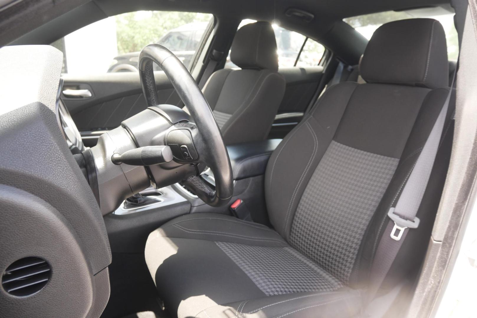 2023 WHITE Dodge Charger SXT (2C3CDXBG0PH) with an 3.6L V6 DOHC 24V engine, 8A transmission, located at 8640 E R L Thornton Fwy, Dallas, TX, 75228, (469) 297-4144, 32.794128, -96.693008 - Photo#9