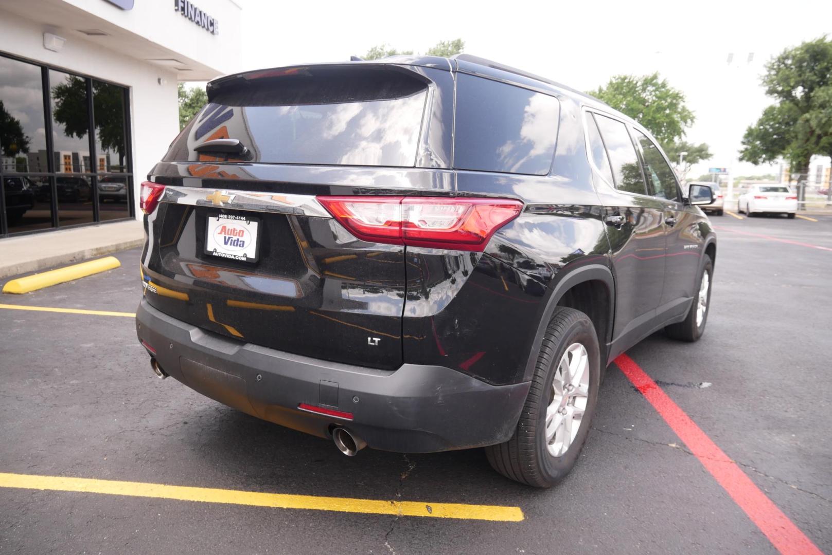2019 BLACK Chevrolet Traverse LT Leather FWD (1GNERHKW5KJ) with an 3.6L V6 DOHC 24V engine, 9A transmission, located at 8640 E R L Thornton Fwy, Dallas, TX, 75228, (469) 297-4144, 32.794128, -96.693008 - Photo#2