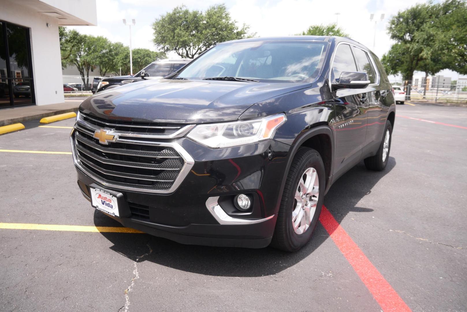 2019 BLACK Chevrolet Traverse LT Leather FWD (1GNERHKW5KJ) with an 3.6L V6 DOHC 24V engine, 9A transmission, located at 8640 E R L Thornton Fwy, Dallas, TX, 75228, (469) 297-4144, 32.794128, -96.693008 - Photo#6