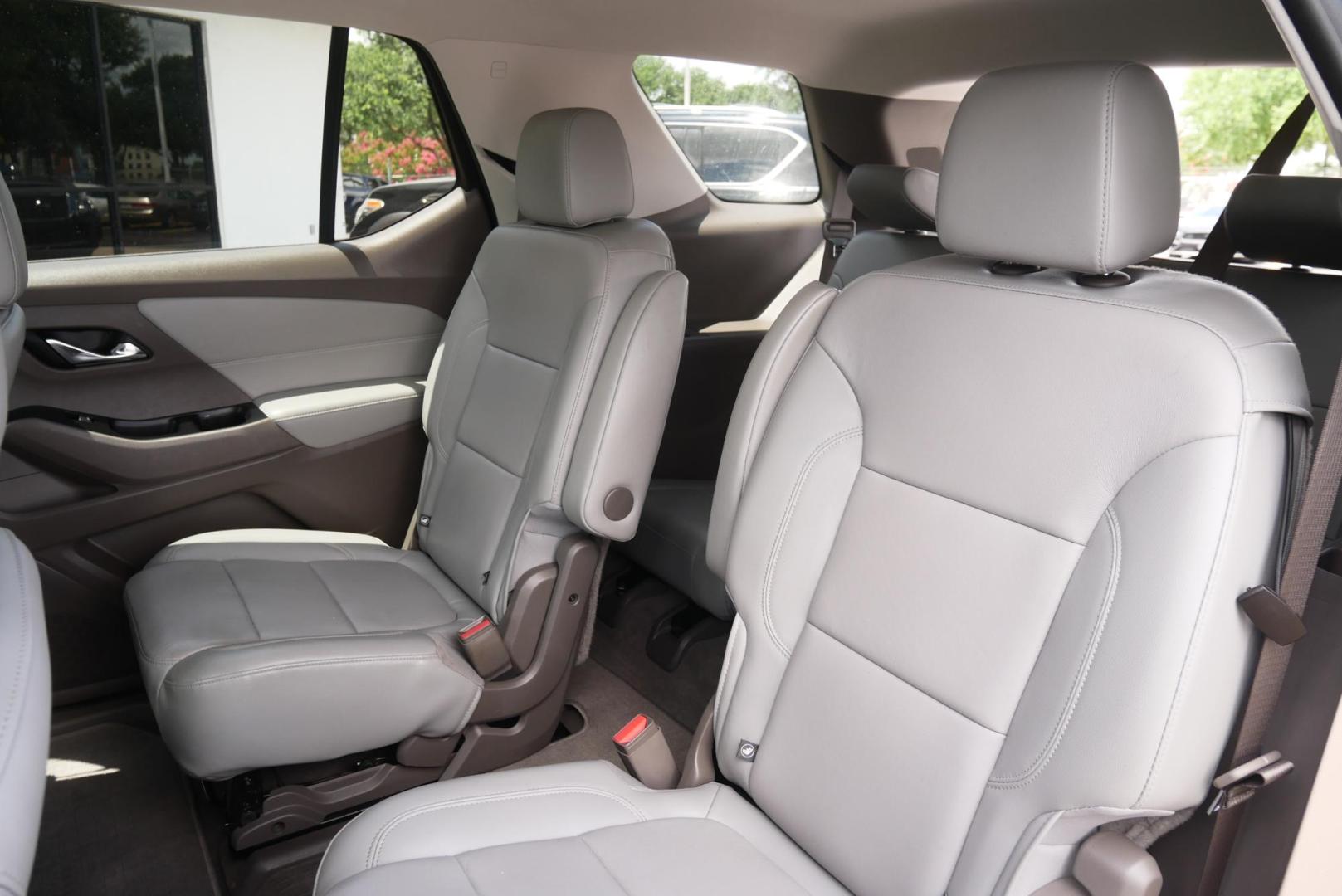 2019 BLACK Chevrolet Traverse LT Leather FWD (1GNERHKW5KJ) with an 3.6L V6 DOHC 24V engine, 9A transmission, located at 8640 E R L Thornton Fwy, Dallas, TX, 75228, (469) 297-4144, 32.794128, -96.693008 - Photo#14
