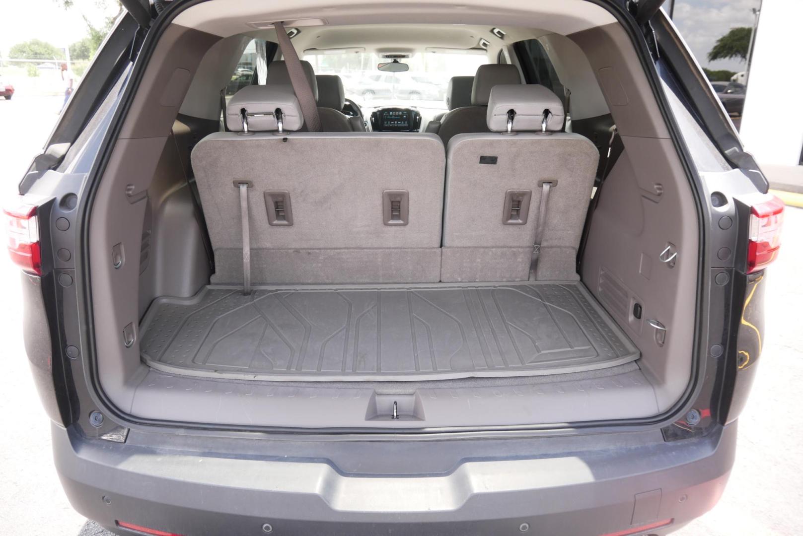 2019 BLACK Chevrolet Traverse LT Leather FWD (1GNERHKW5KJ) with an 3.6L V6 DOHC 24V engine, 9A transmission, located at 8640 E R L Thornton Fwy, Dallas, TX, 75228, (469) 297-4144, 32.794128, -96.693008 - Photo#21